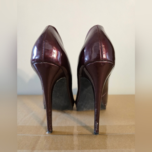 Call it Spring stilettos in plum - Picture 2 of 8